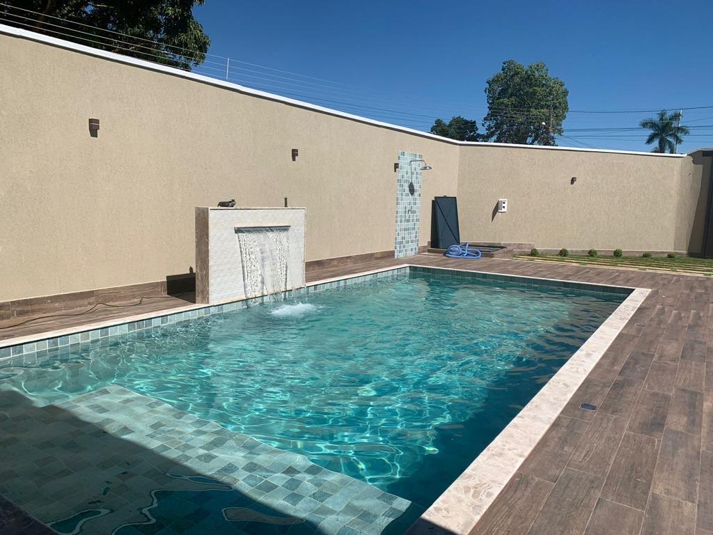 Casa com 5 Suítes para 20 pessoas